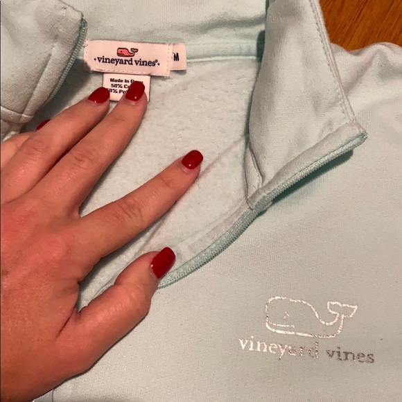 Vineyard Vines pull Over zip - Picture 2 of 6